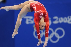 u球体育直播-伯纳乌困兽之斗，凯恩与Karsa的30分钟巅峰，钢铁防线悬于一线